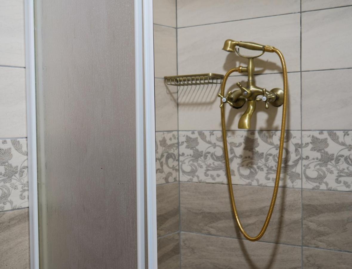 Το Πέτρινο Της Γιαγιάς Μαρίκας Apartment Karpenisi Bagian luar foto